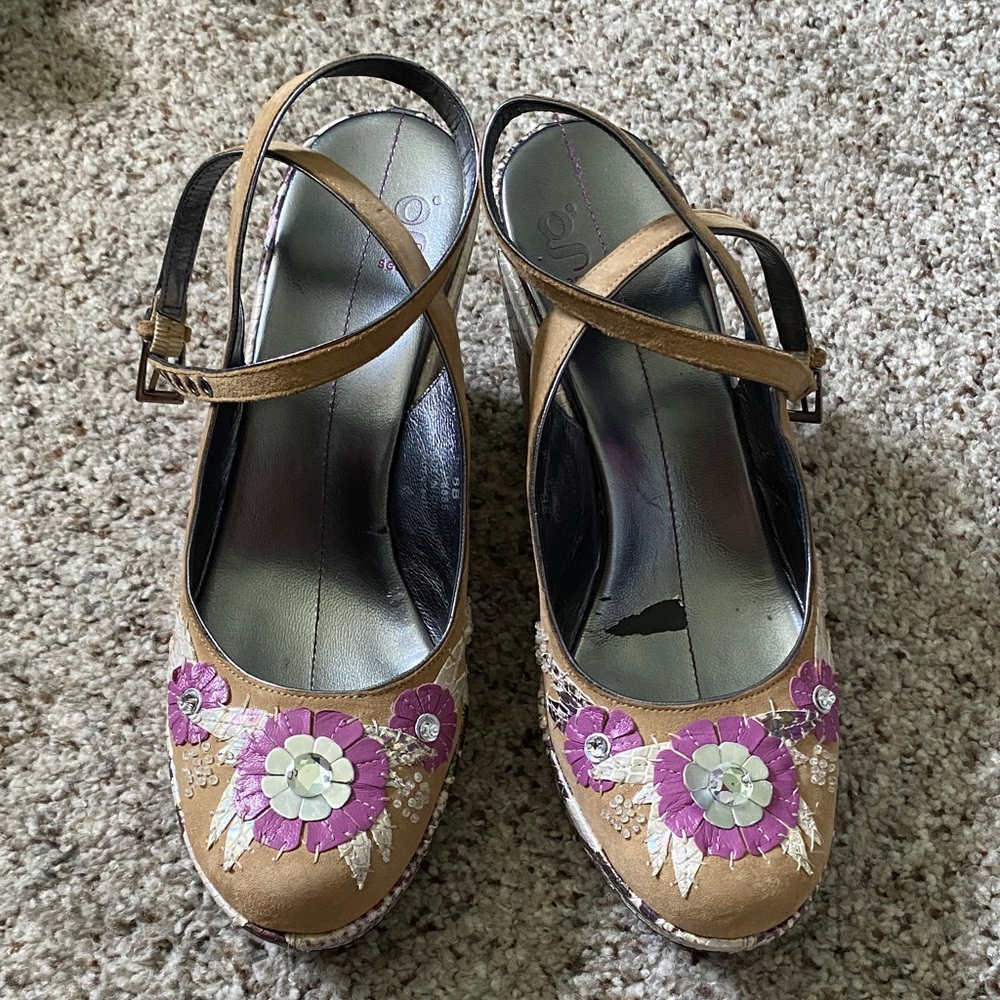 Elegant Floral Tan and Pink Women's Heels